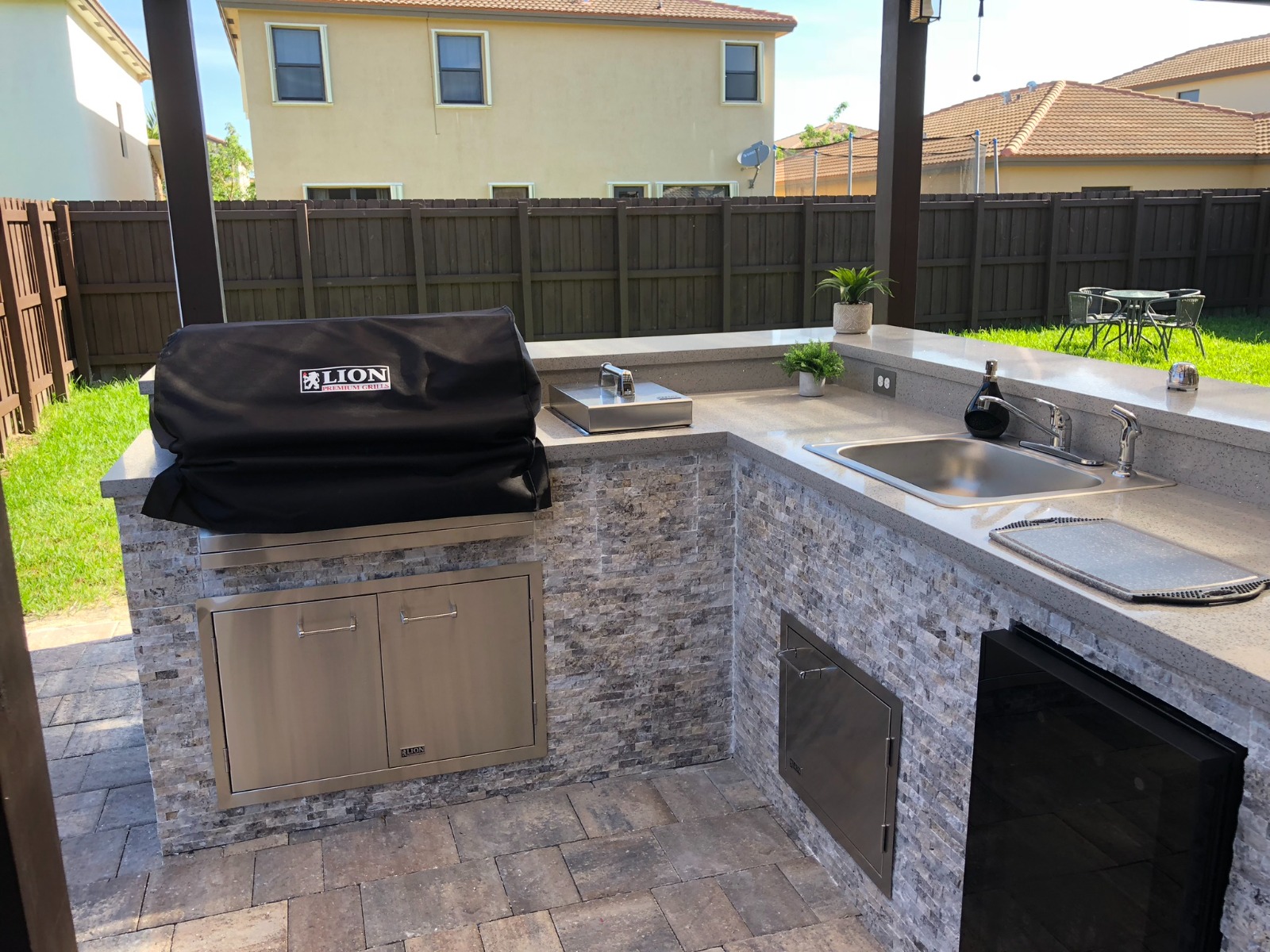 Kitchen with barbeque
