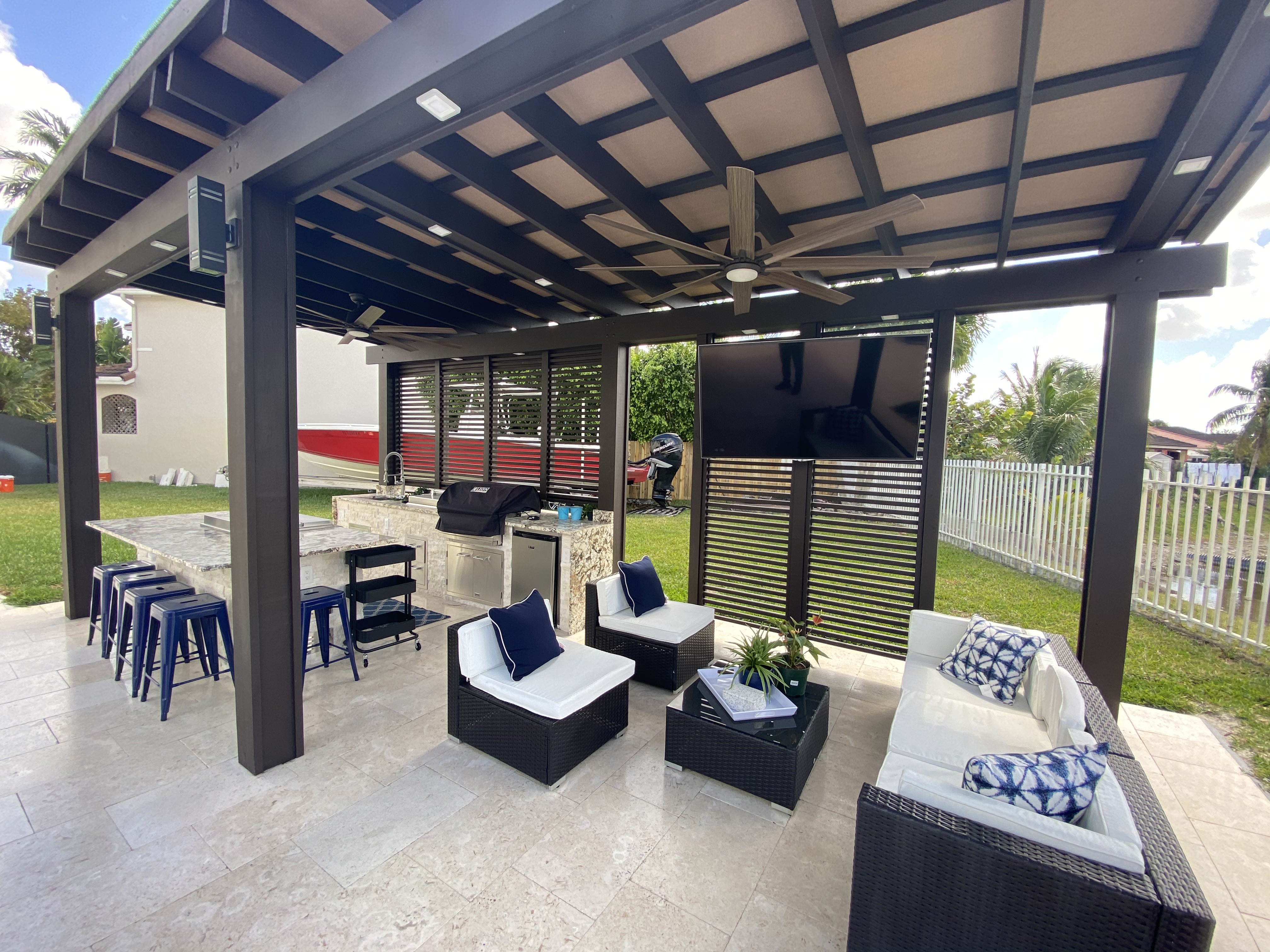 Pergola with privacy wall